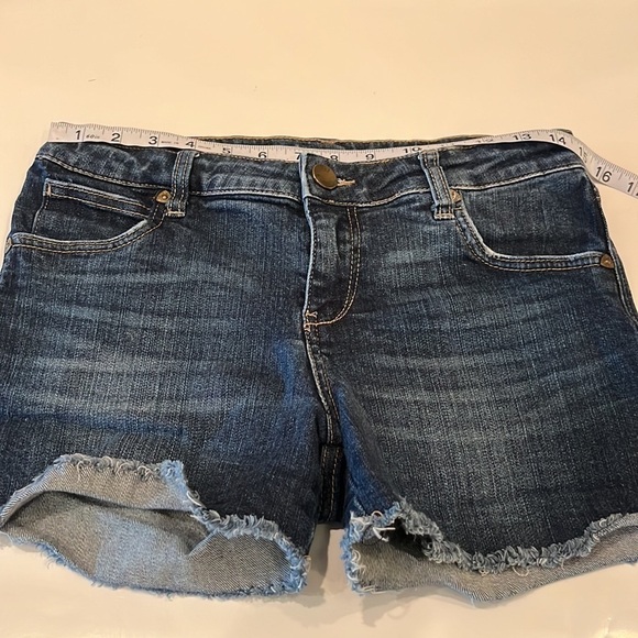 Kut From The Kloth 4” Inseam Mid Rise Shorts Size 4 - Picture 5 of 16